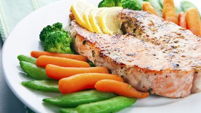 fisk og grønnsaker for et ketogent kosthold